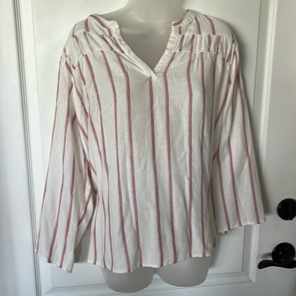 EUC Splendid cream and burgundy, striped rayon and linen V-neck top large - Picture 1 of 6